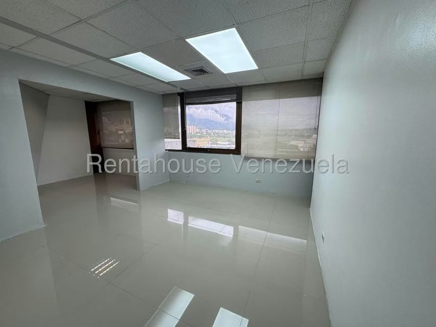 Comercial (Oficina) en Alquiler en Chuao, Distrito Metropolitano - 2