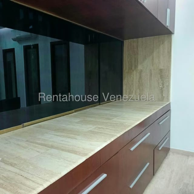 Comercial (Oficina) en Venta en Los Palos Grandes, Distrito Metropolitano - 12