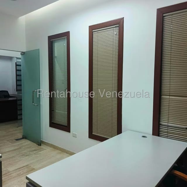 Comercial (Oficina) en Venta en Los Palos Grandes, Distrito Metropolitano - 16