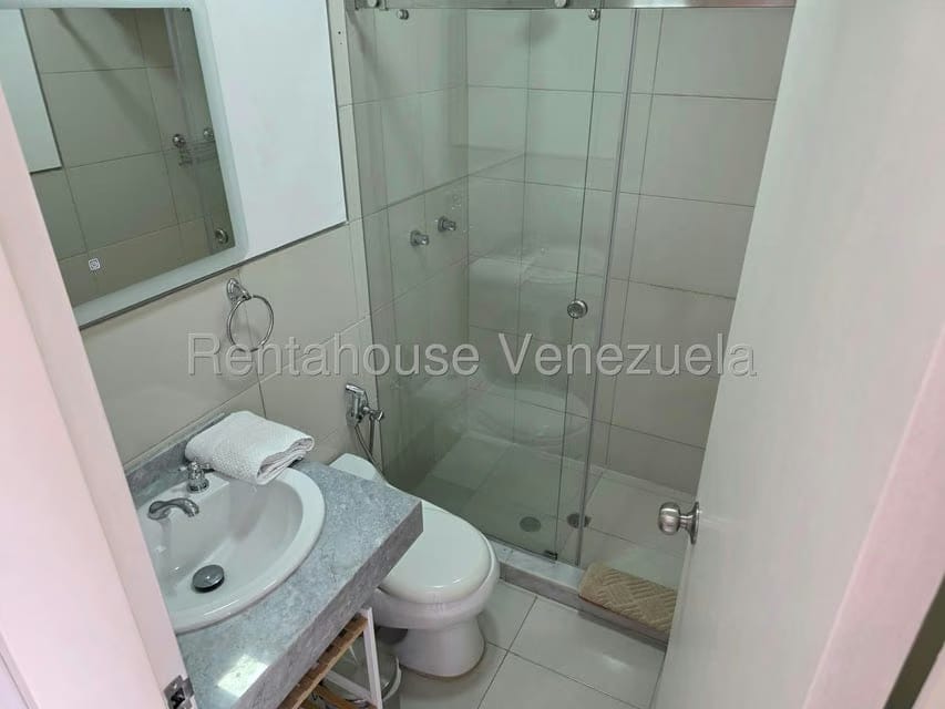 Apartamento (1 Nivel) en Venta en Lomas del Sol, Distrito Metropolitano - 17