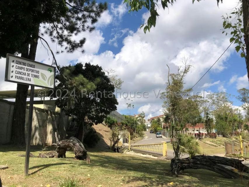 Casa (Duplex) en Venta en Parque el Retiro, Miranda - 39