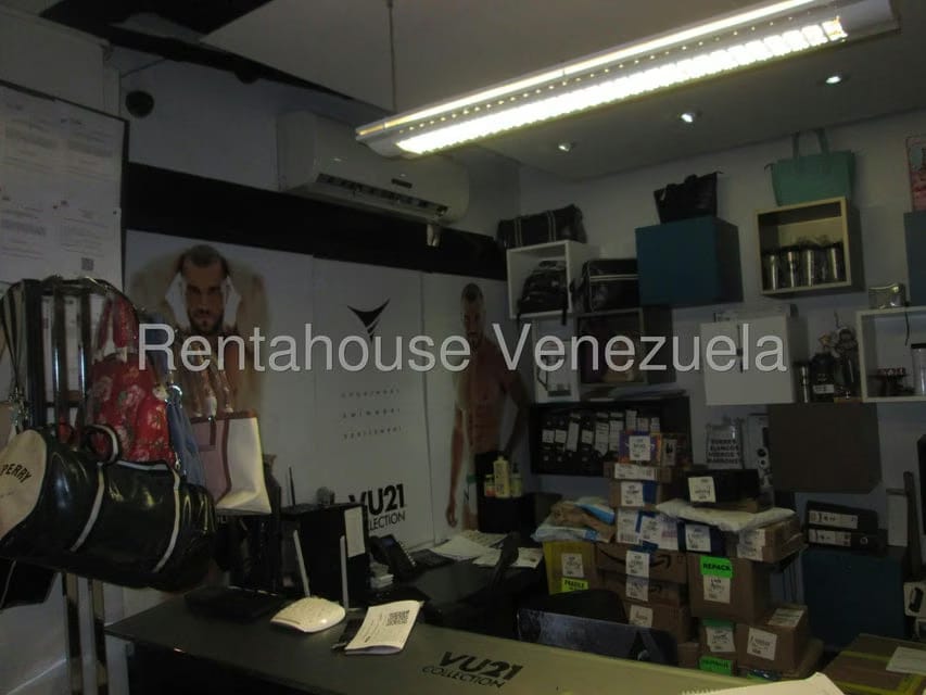 Comercial (Local Comercial) en Venta en La Campiña, Distrito Metropolitano - 9