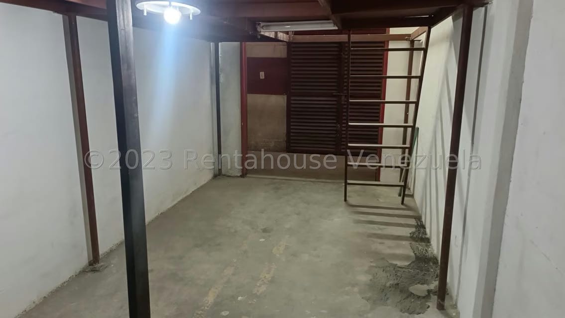 Comercial (Galpon - Deposito) en Alquiler en Los Cortijos de Lourdes, Distrito Metropolitano - 7