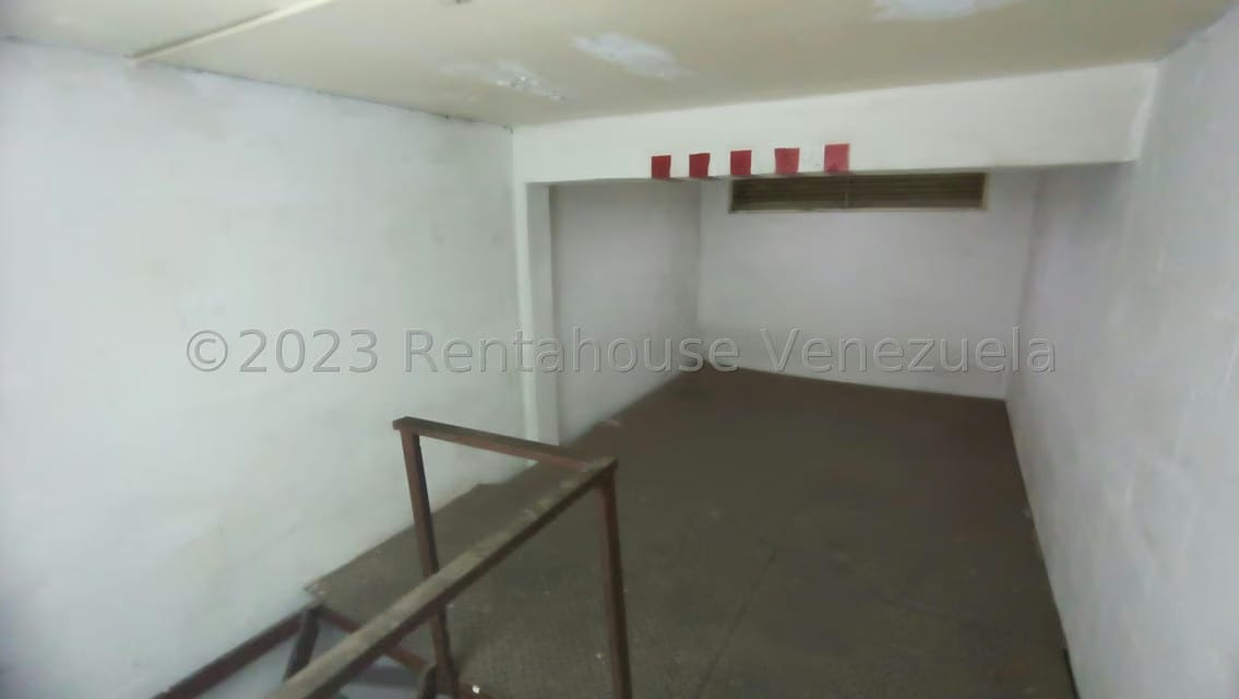 Comercial (Galpon - Deposito) en Alquiler en Los Cortijos de Lourdes, Distrito Metropolitano - 8