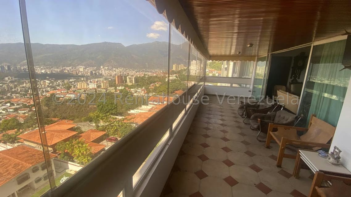 Apartamento (1 Nivel) en Alquiler en Colinas de Santa Monica, Distrito Metropolitano