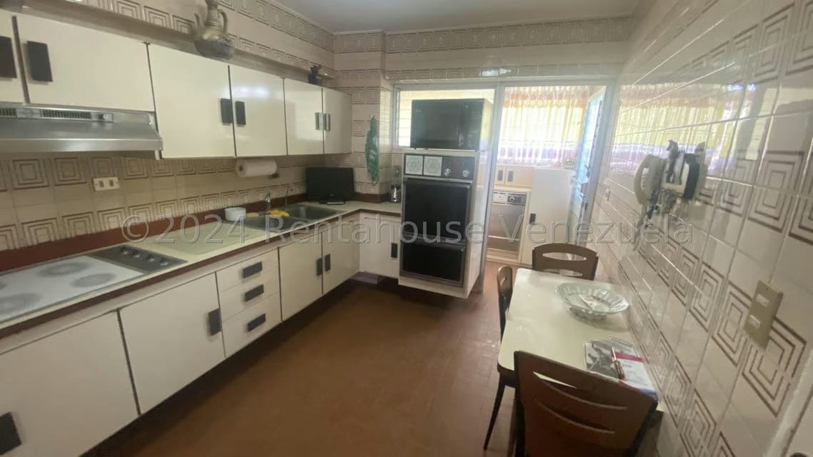 Apartamento (1 Nivel) en Alquiler en Colinas de Santa Monica, Distrito Metropolitano - 11