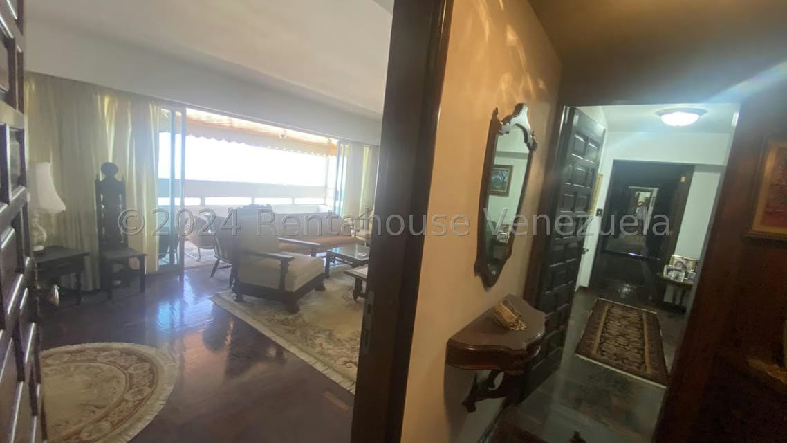 Apartamento (1 Nivel) en Alquiler en Colinas de Santa Monica, Distrito Metropolitano - 15