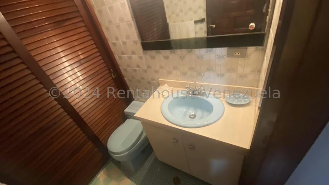 Apartamento (1 Nivel) en Alquiler en Colinas de Santa Monica, Distrito Metropolitano - 16