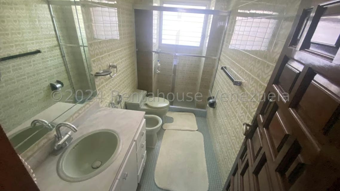 Apartamento (1 Nivel) en Alquiler en Colinas de Santa Monica, Distrito Metropolitano - 21