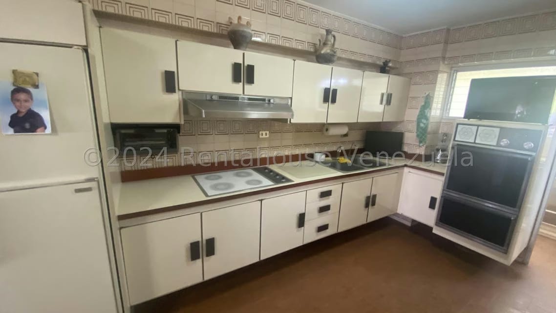 Apartamento (1 Nivel) en Alquiler en Colinas de Santa Monica, Distrito Metropolitano - 8