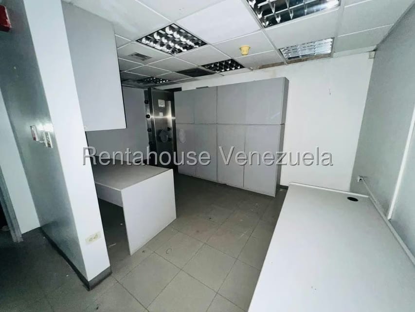 Comercial (Oficina) en Venta en Centro, Aragua - 23