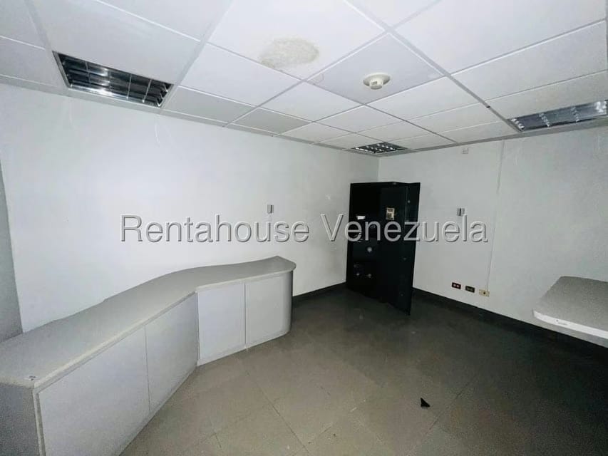 Comercial (Oficina) en Venta en Centro, Aragua - 24