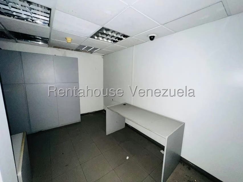 Comercial (Oficina) en Venta en Centro, Aragua - 28