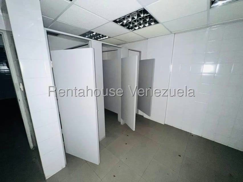 Comercial (Oficina) en Venta en Centro, Aragua - 29