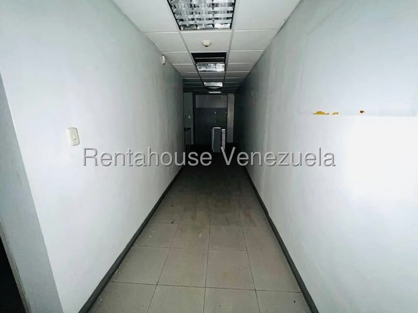 Comercial (Oficina) en Venta en Centro, Aragua - 32