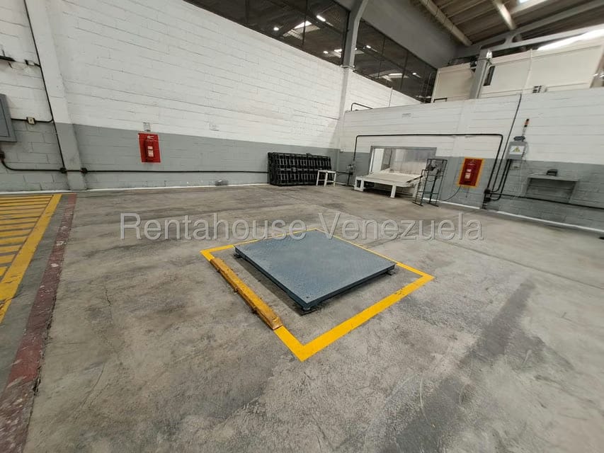 Comercial (Galpon - Deposito) en Venta en Zona Industrial Las Vegas, Aragua - 58