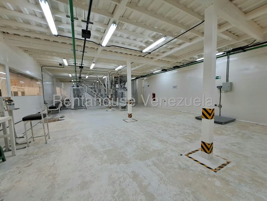 Comercial (Galpon - Deposito) en Venta en Zona Industrial Las Vegas, Aragua - 68