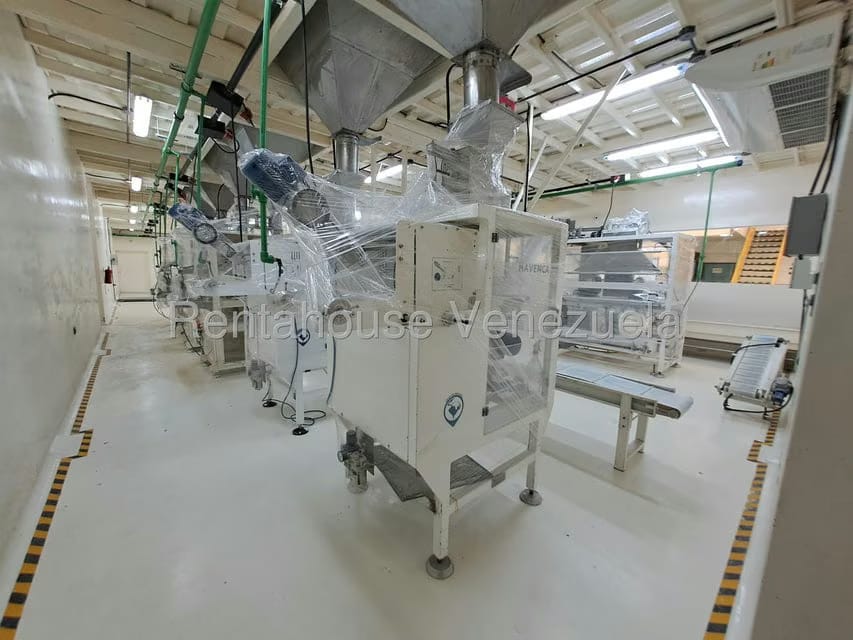 Comercial (Galpon - Deposito) en Venta en Zona Industrial Las Vegas, Aragua - 72