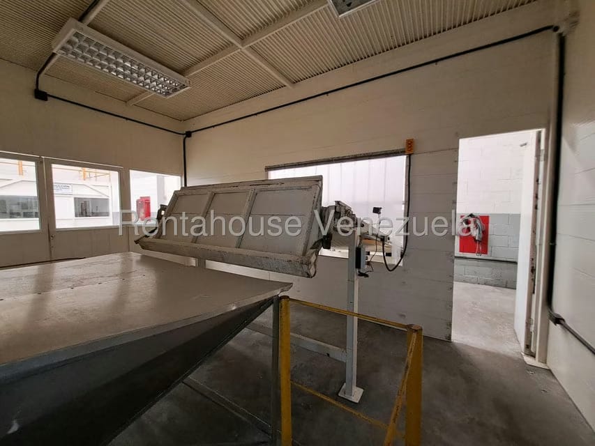 Comercial (Galpon - Deposito) en Venta en Zona Industrial Las Vegas, Aragua - 74