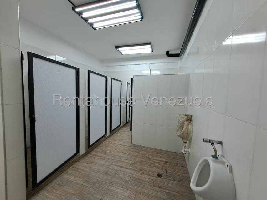 Comercial (Galpon - Deposito) en Venta en Zona Industrial Las Vegas, Aragua - 82