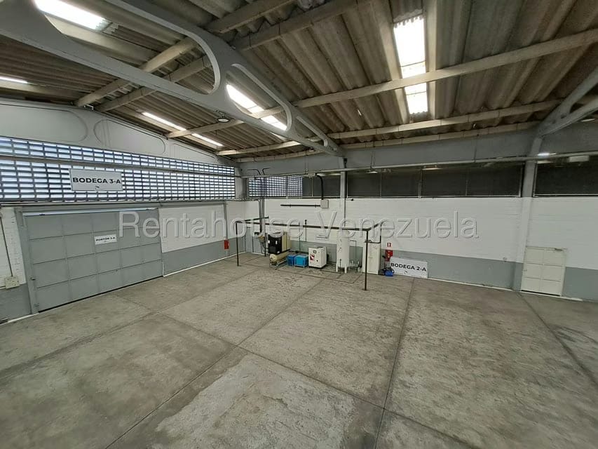Comercial (Galpon - Deposito) en Venta en Zona Industrial Las Vegas, Aragua - 92