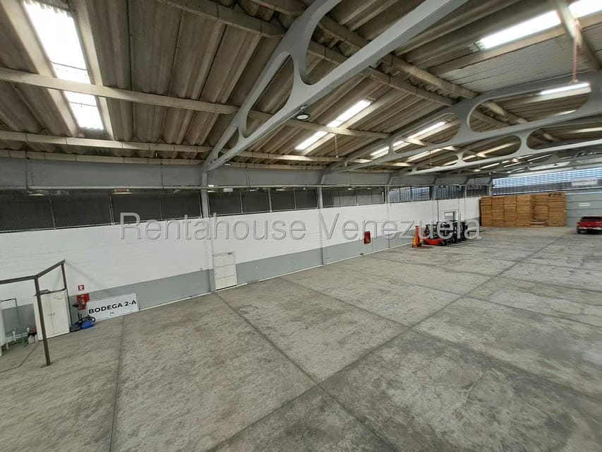 Comercial (Galpon - Deposito) en Venta en Zona Industrial Las Vegas, Aragua - 93