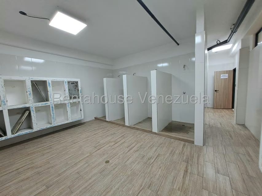 Comercial (Galpon - Deposito) en Venta en Zona Industrial Las Vegas, Aragua - 98