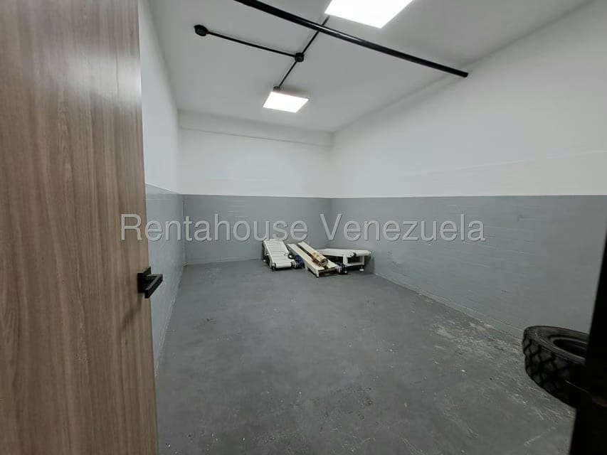 Comercial (Galpon - Deposito) en Venta en Zona Industrial Las Vegas, Aragua - 100