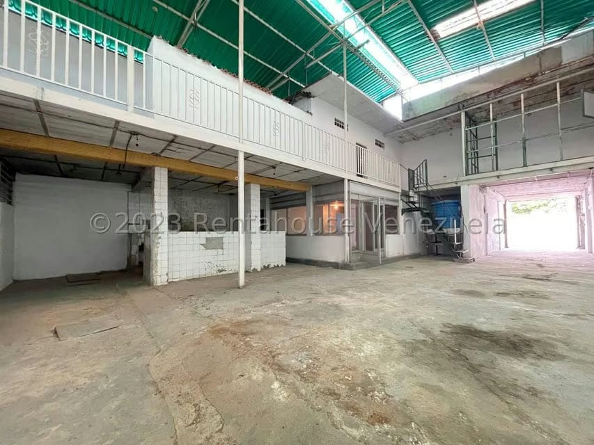 Comercial (Galpon - Deposito) en Venta en 23 de Enero, Aragua - 23