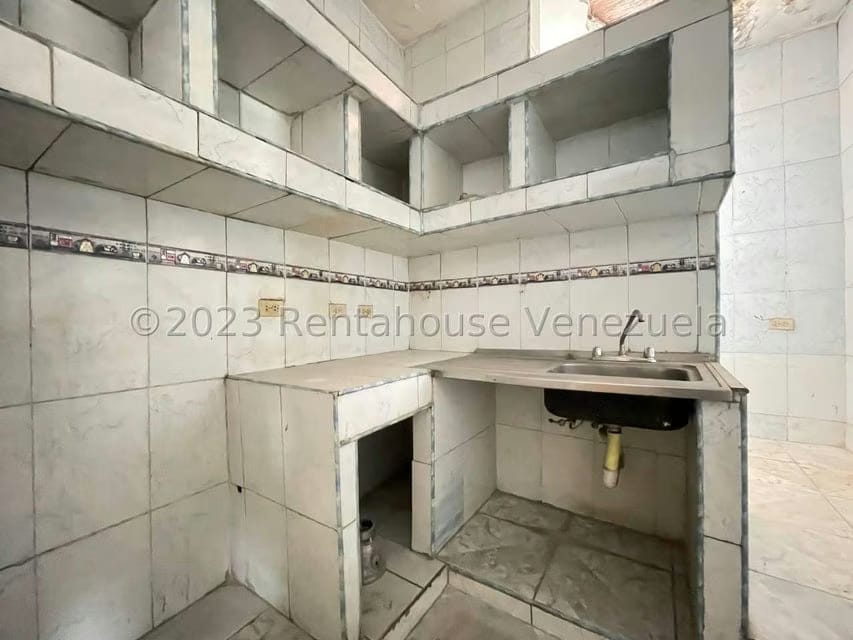 Comercial (Galpon - Deposito) en Venta en 23 de Enero, Aragua - 24