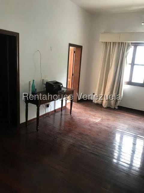 Casa (Colonial) en Venta en Los Chorros, Distrito Metropolitano - 21