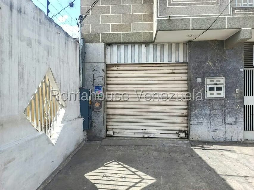 Comercial (Local Comercial) en Alquiler en Zona Oeste, Lara - 2