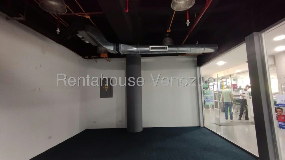Comercial (Local Comercial) en Alquiler en Colinas de Valle Arriba, Distrito Metropolitano - 4