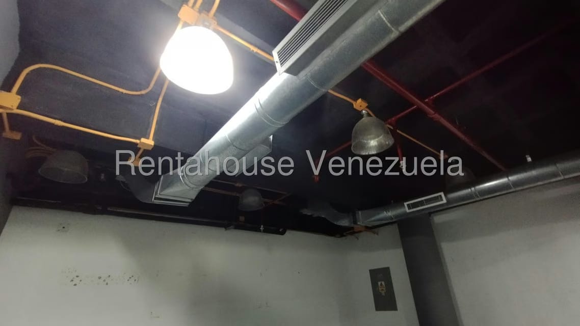 Comercial (Local Comercial) en Alquiler en Colinas de Valle Arriba, Distrito Metropolitano - 5