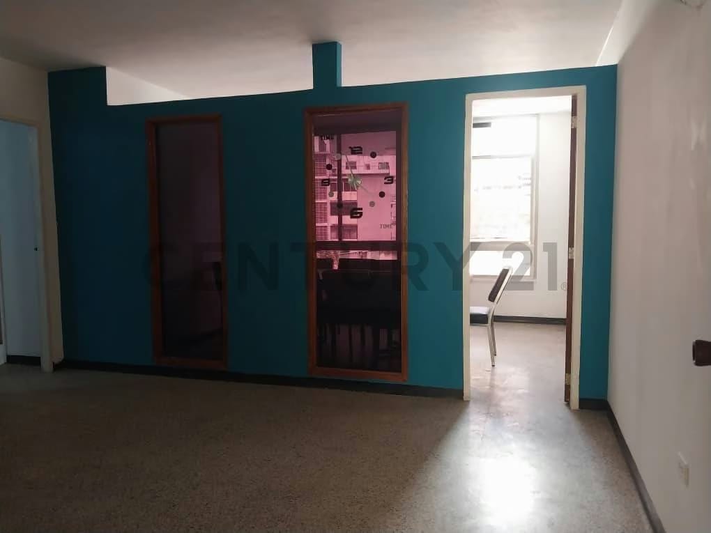 En venta espaciosa y Confortable Oficina ubicada en Sabana Grande - 4
