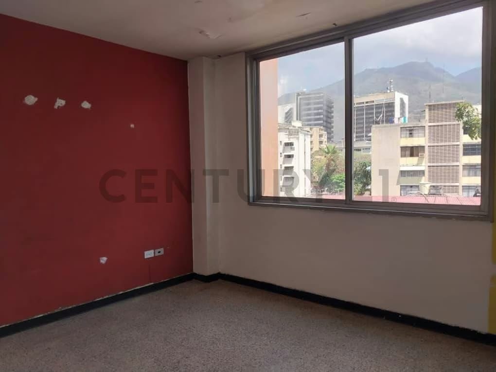 En venta espaciosa y Confortable Oficina ubicada en Sabana Grande - 6