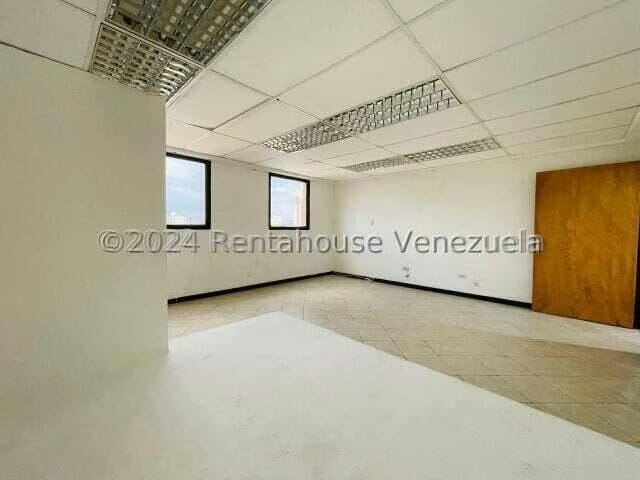 Comercial (Local Comercial) en Alquiler en Avenida Bolivar, Aragua - 5