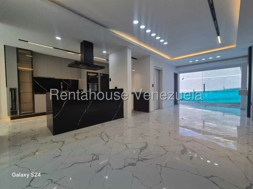 Casa (Multipes Niveles) en Venta en Los Guayabitos, Distrito Metropolitano - 12