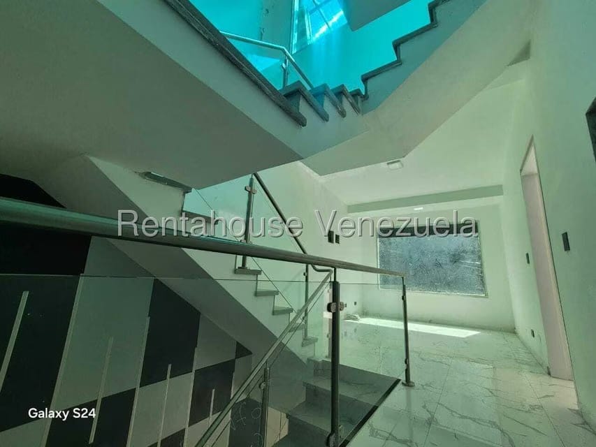 Casa (Multipes Niveles) en Venta en Los Guayabitos, Distrito Metropolitano - 17