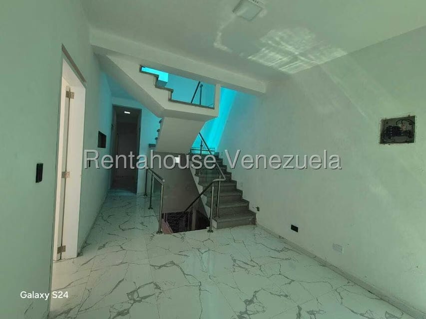 Casa (Multipes Niveles) en Venta en Los Guayabitos, Distrito Metropolitano - 18