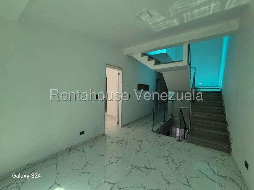 Casa (Multipes Niveles) en Venta en Los Guayabitos, Distrito Metropolitano - 19