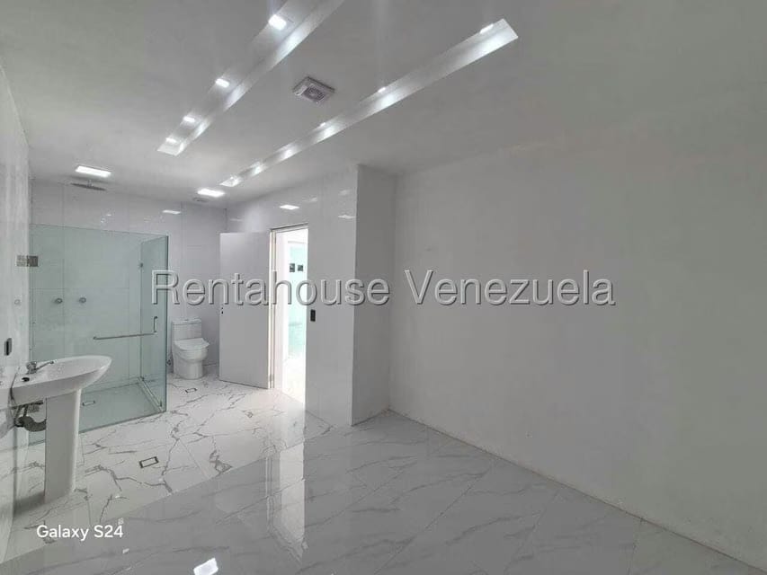 Casa (Multipes Niveles) en Venta en Los Guayabitos, Distrito Metropolitano - 22