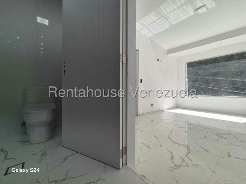 Casa (Multipes Niveles) en Venta en Los Guayabitos, Distrito Metropolitano - 23