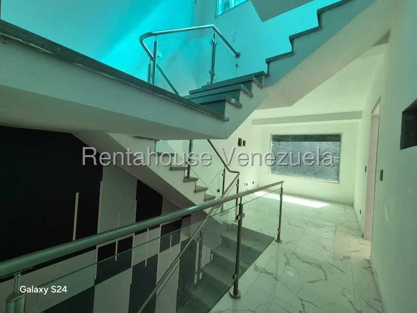 Casa (Multipes Niveles) en Venta en Los Guayabitos, Distrito Metropolitano - 31