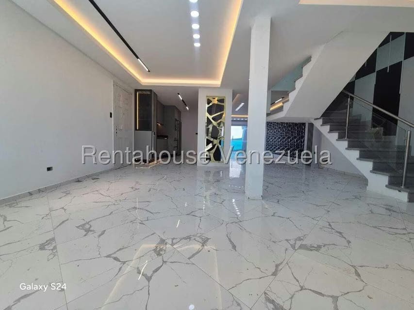 Casa (Multipes Niveles) en Venta en Los Guayabitos, Distrito Metropolitano - 5