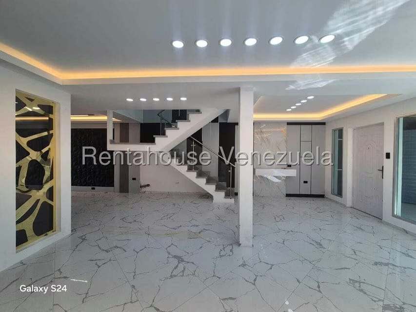 Casa (Multipes Niveles) en Venta en Los Guayabitos, Distrito Metropolitano - 6