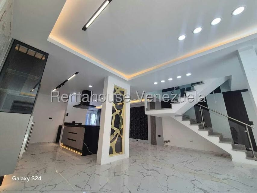 Casa (Multipes Niveles) en Venta en Los Guayabitos, Distrito Metropolitano - 7