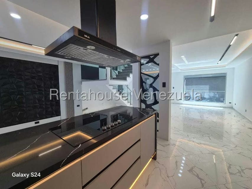 Casa (Multipes Niveles) en Venta en Los Guayabitos, Distrito Metropolitano - 8