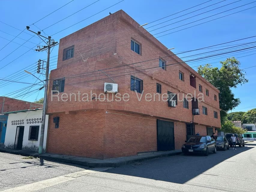 Comercial (Edificio) en Venta en Carenero, Miranda