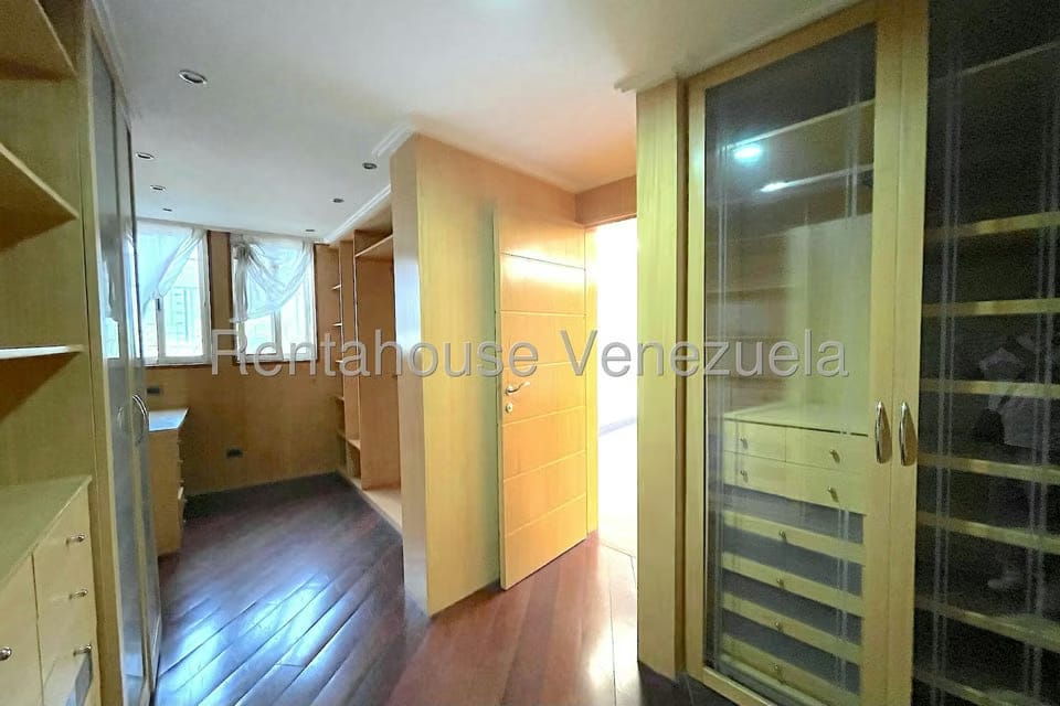 Casa (Multipes Niveles) en Venta en Las Marias, Distrito Metropolitano - 37